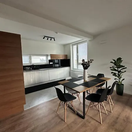 Airport Point Apartman A Poprad