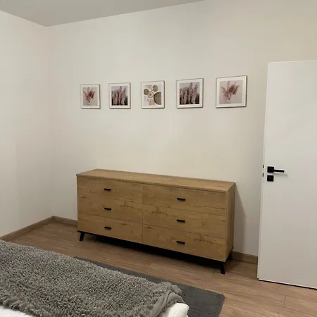 Airport Point Apartman A *